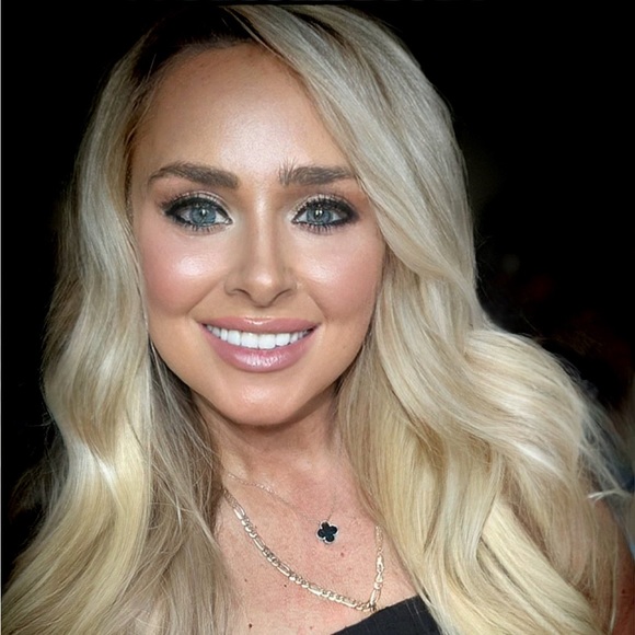 Meet your Posher, Lisa - Picture 2 of 2